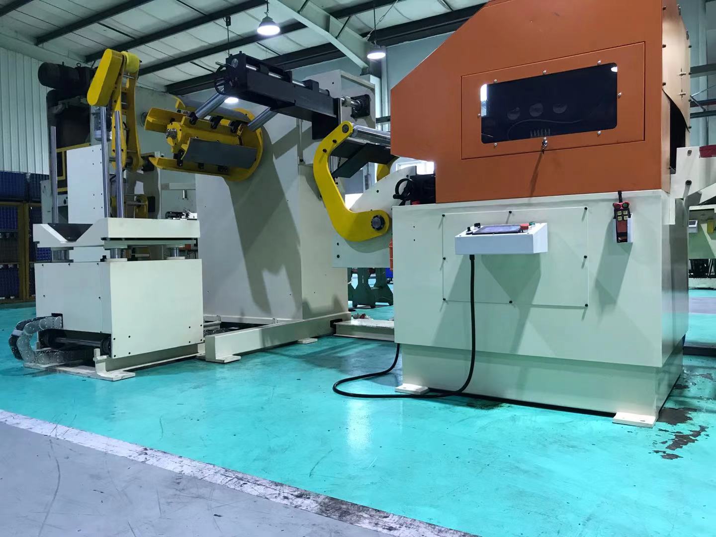 三合一NC精密料架矯直送料機(jī)