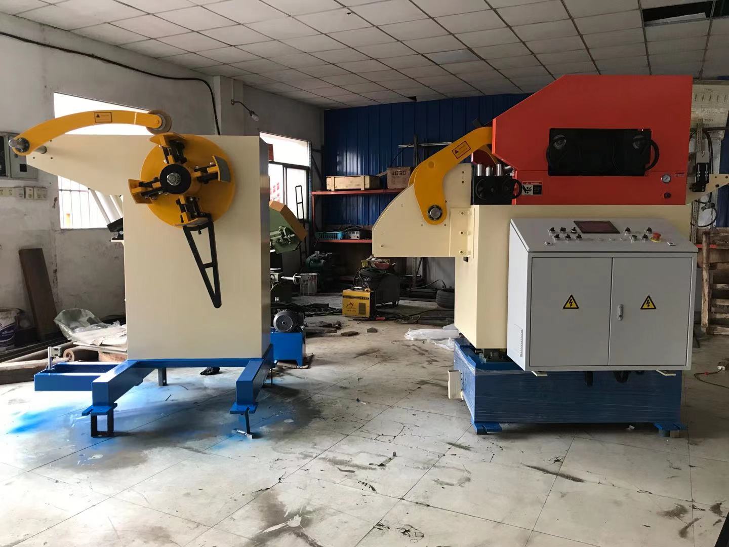 三合一NC精密料架矯直送料機(jī)